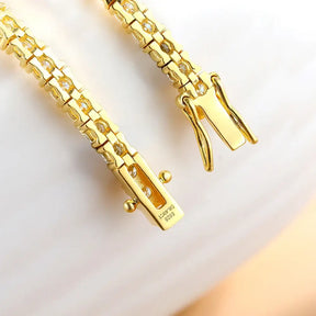 Gold-colored metal zipper details of the 3.0mm Lab Grown Diamond Tennis Bracelet