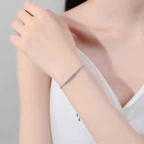 Delicate silver chain bracelet featuring VVS1 Moissanite, part of the Elegant S925 Sterling collection