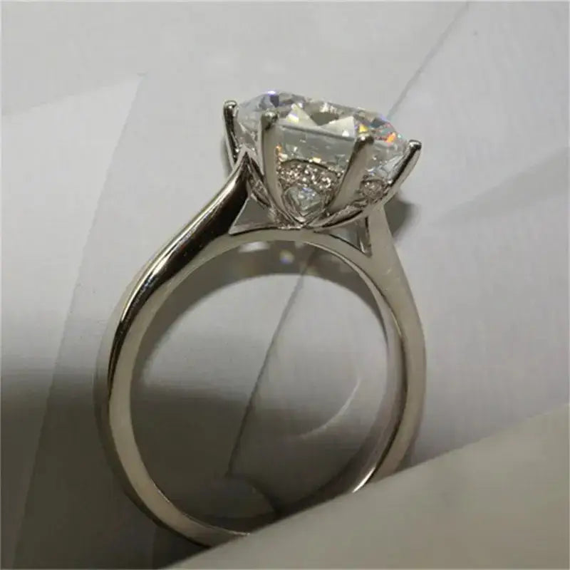 Luxury 2-4ct Solitaire Moissanite Ring in Sterling Silver with Elegant Diamond Design