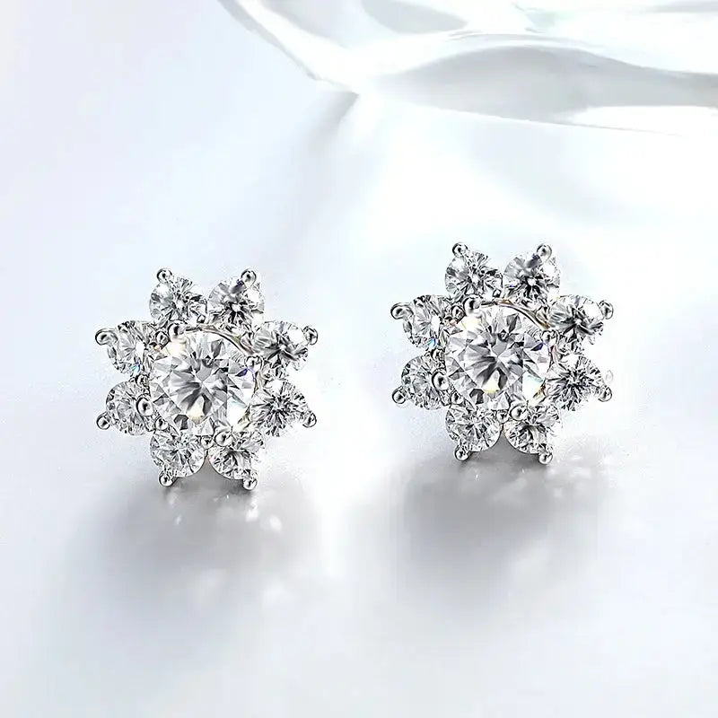 Pair of diamond cluster flower-shaped earrings in Moissanite Jewelry Sets