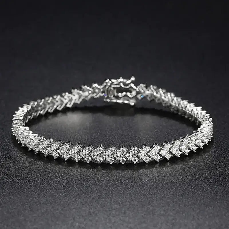 Sparkling Moissanite Tennis Bracelet in S925 Silver with Chevron Pattern and VVS1 Clarity